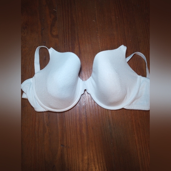 Hanes/Vanity Fair Bras Size 36D - Picture 2 of 4